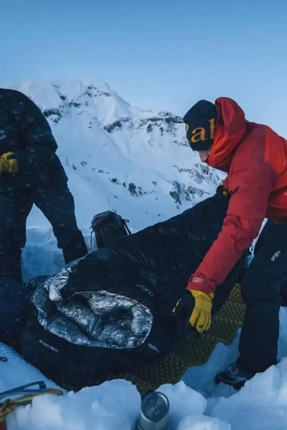 Kolmen Vuodenajan Makuupussit | Rab Equipment Rab Mythic Ultra 360 Reg Left Zip -8°C Untuvamakuupussi, Musta, Unisex