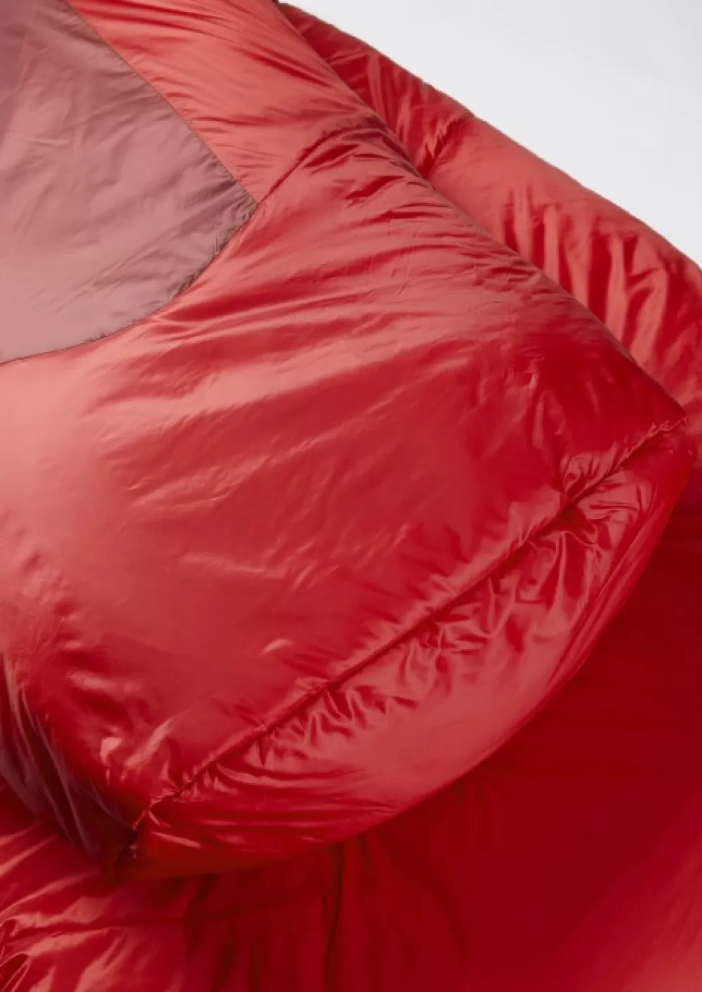 Kolmen Vuodenajan Makuupussit | Rab Equipment Rab Solar Eco 3 Reg Wide Makuupussi, -8°C Oxblood Red Unisex